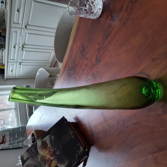 Artistic Hand Blown Green Glass Vase. Art Glass 1970s era EUC - Picture 2 of 2